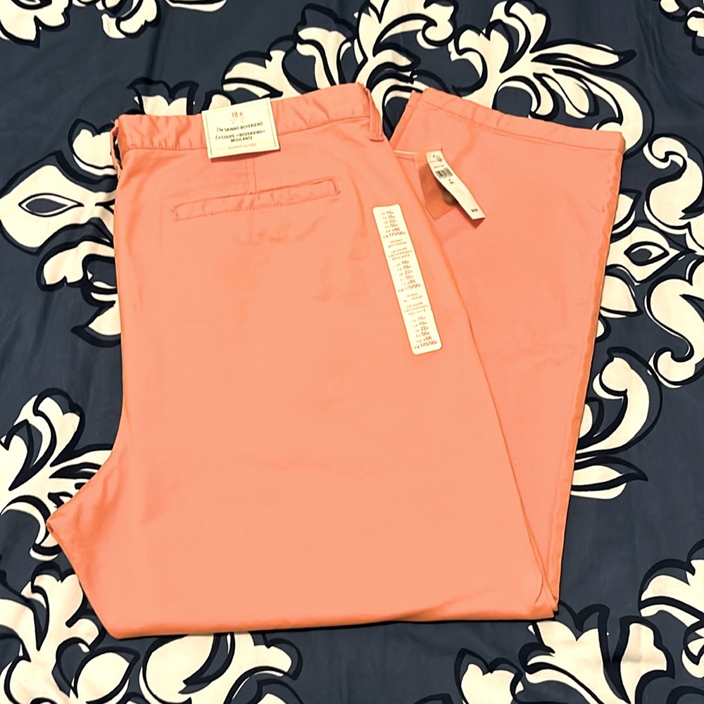 Gap Skinny Boyfriend Khakis Size 18 NWT Slight discoloration at back left waist